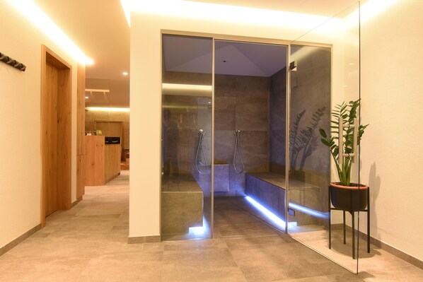 Sauna, steam room - Hotel Hubertus (Lech am Arlberg)