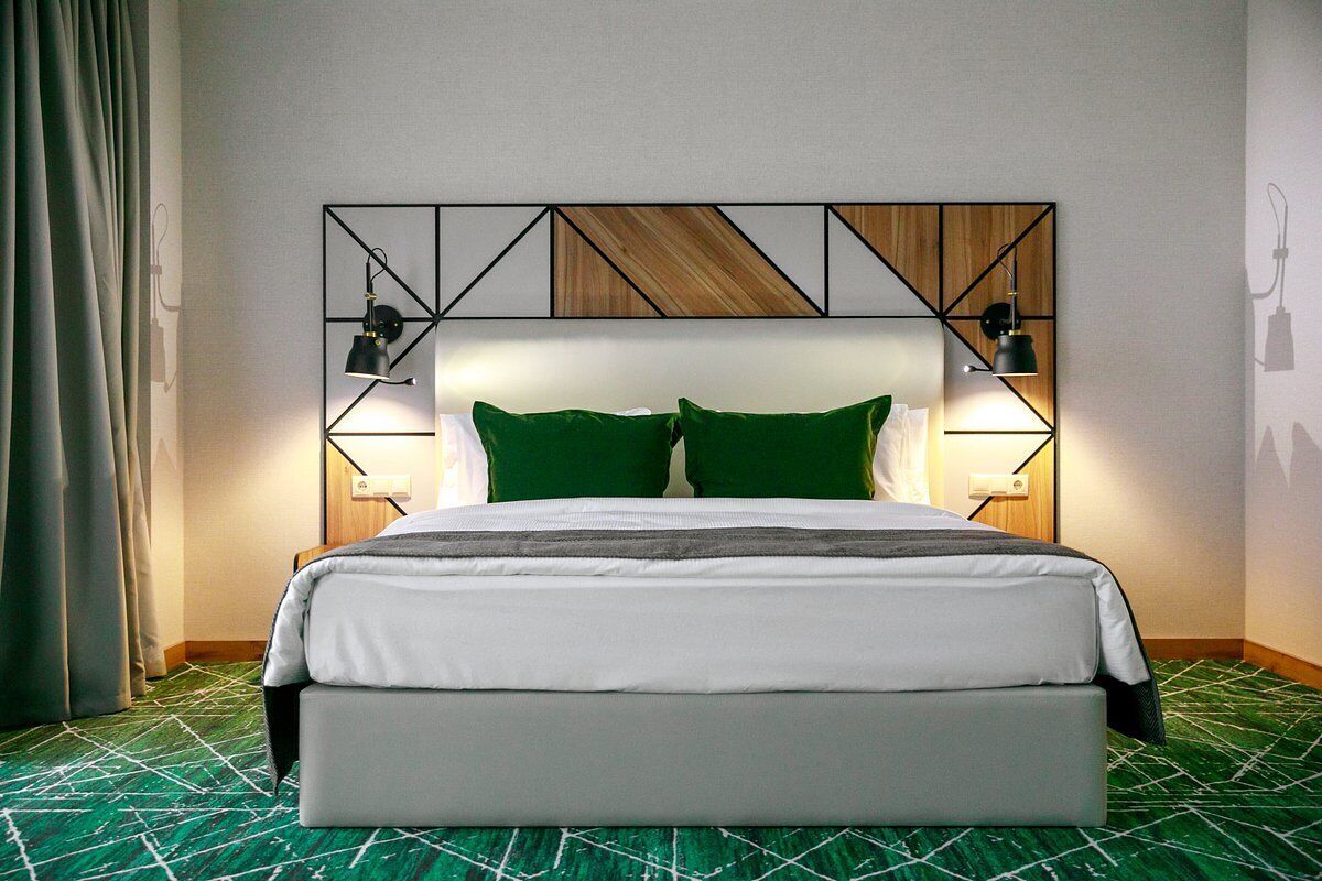 Minibar, caja fuerte, escritorio y cortinas opacas