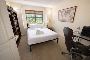 5 bedrooms, iron/ironing board, free WiFi, bed sheets