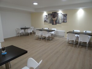 Daily cooked-to-order breakfast for a fee - Airport Park Hotel München (Hallbergmoos)