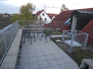 Terrace/patio - Airport Park Hotel München (Hallbergmoos)