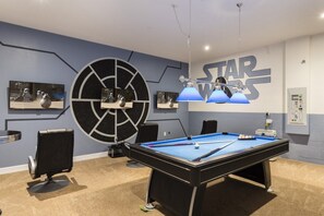 8 bedrooms, laptop workspace, free WiFi