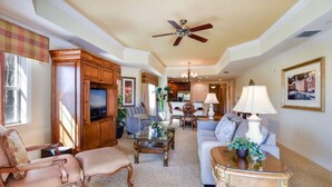 Living room - Beautiful 5 Star Apartment on the Prestigious Reunion Resort and Spa, Orlando Apartment 3811 (Kissimmee)