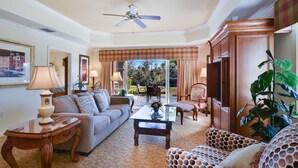 Living room - Beautiful 5 Star Apartment on the Prestigious Reunion Resort and Spa, Orlando Apartment 3811 (Kissimmee)