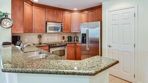Private kitchen - Beautiful 5 Star Apartment on the Prestigious Reunion Resort and Spa, Orlando Apartment 3811 (Kissimmee)