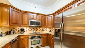 Private kitchen - Experience a Holiday of a Lifetime at Reunion Resort and Spa, , Orlando Apartment 3777 (Kissimmee)