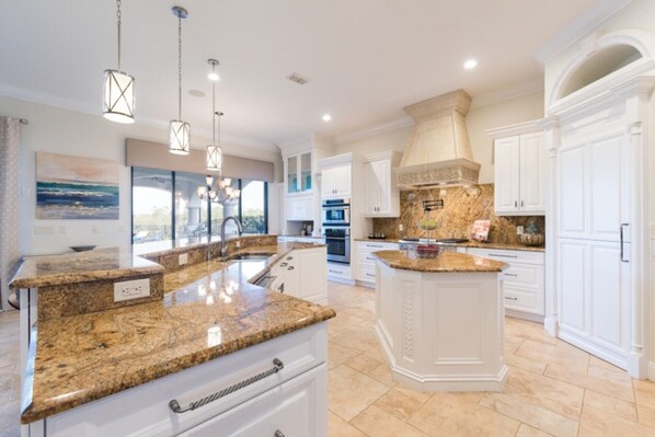 Microondas, horno, parrilla de estufa y lavavajillas 