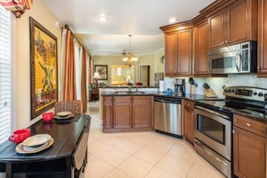 Mikroaaltouuni, uuni, liesi, astianpesukone