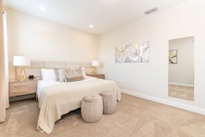 4 bedrooms, laptop workspace, free WiFi, bed sheets