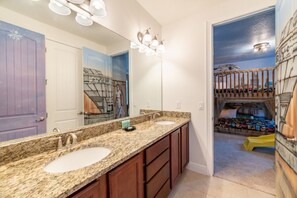 Room - At Last You and Your Family can Rent a Luxury Villa on Encore Resort at Reunion With a Private Pool, Orlando Villa 3807 (Kissimmee)