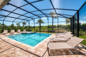 8 bedrooms, laptop workspace, free WiFi