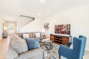 Flat-screen TV, video-game console, foosball, table tennis - The Ultimate Guide to Renting Your Luxury 8 Bedroom Villa on Encore Resort at Reunion, Orlando Villa 3779 (Kissimmee)