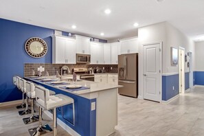 Mikroaaltouuni, uuni, liesi, astianpesukone