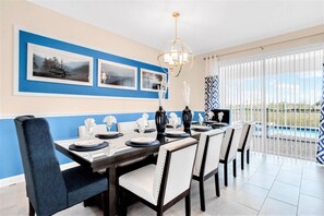 8 bedrooms, laptop workspace, free WiFi