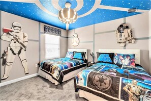 8 bedrooms, laptop workspace, free WiFi