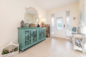 6 bedrooms, laptop workspace, free WiFi, bed sheets