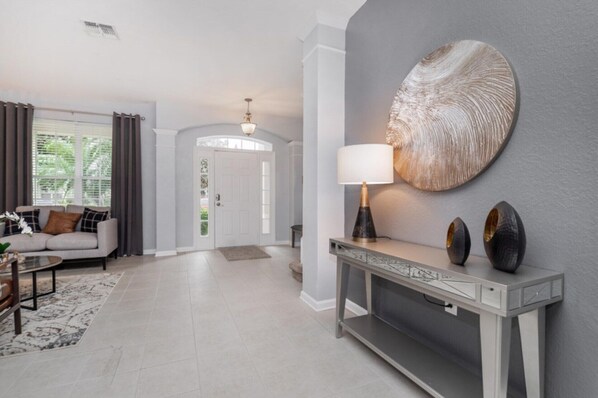 6 bedrooms, laptop workspace, free WiFi