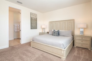 8 bedrooms, laptop workspace, free WiFi, bed sheets