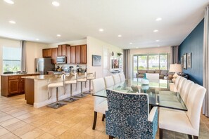 6 bedrooms, laptop workspace, free WiFi