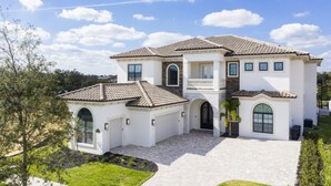 Exterior - Your Family Will Love the Private Pool at Your Private Villa in Reunion Resort and Spa, Orlando Signature Villa 3805 (Kissimmee)