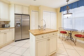3 bedrooms, laptop workspace, WiFi