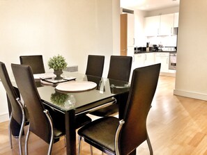 تناول الطعام