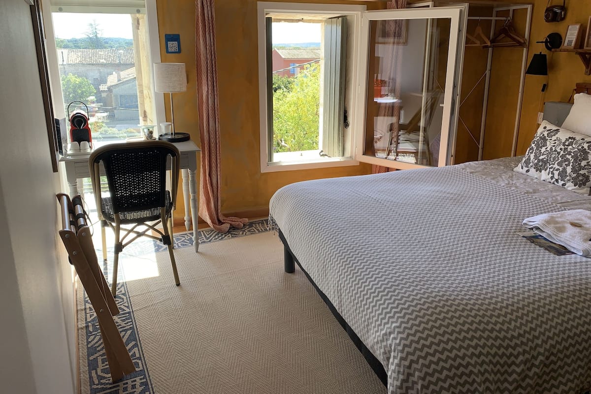 Standard Double Room, Ensuite, Garden View (Suzanne, 2em étage)