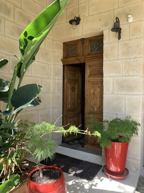 Lobby - Lo Componaïro (Pouzols)
