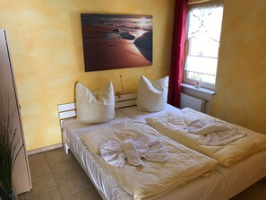 2 Schlafzimmer, Reisekinderbett, kostenloses WLAN, BettwÀsche