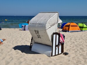 In StrandnĂ€he, LiegestĂŒhle