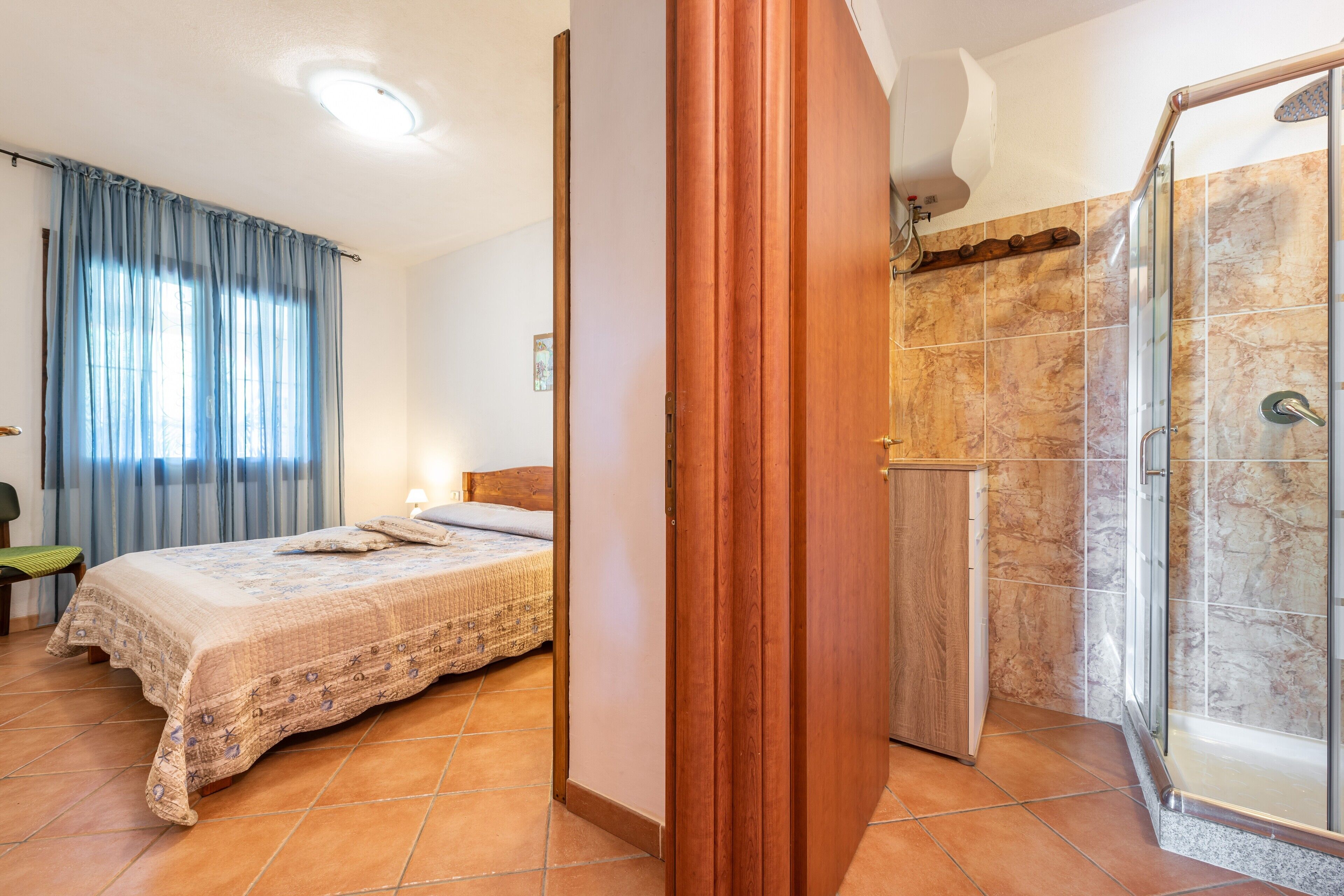 1 bedroom, iron/ironing board, bed sheets