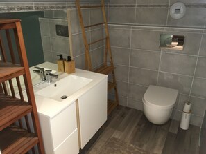 Dusche, Handtücher, Seife, Toilettenpapier