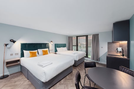 Family Studio Suite (With Terrace). Aptel East