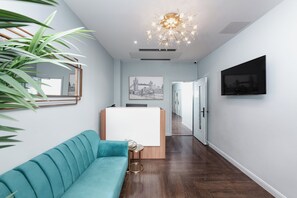 Hypo-allergenic bedding, soundproofing, iron/ironing board - Aptel East (London)