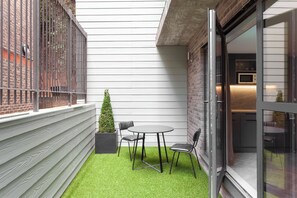 Family Studio Suite (With Terrace) | Terrace/patio