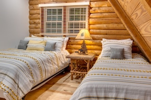 3 Schlafzimmer, Schreibtisch, Bügeleisen/Bügelbrett, Reisekinderbett