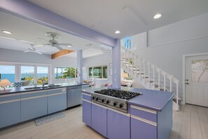 Dishwasher, cookware/dishes/utensils