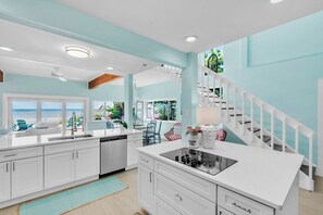 Lavavajillas y utensilios de cocina 