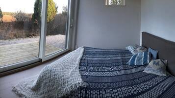 4 Schlafzimmer, Reisekinderbett, kostenloses WLAN, Bettwäsche