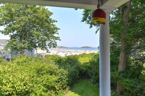 Property grounds - Golden Sands at Good Harbor: Just walk across the street to the beach. (Gloucester)