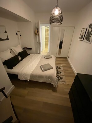 2 chambres, fer et planche à repasser, Wi-Fi gratuit, draps fournis