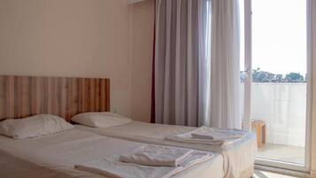 ๋ฏธ๋๋ฐ, ์ฑ
์, ๋
ธํธ๋ถ ์์
 ๊ณต๊ฐ, ์นจ๋ ์ํธ