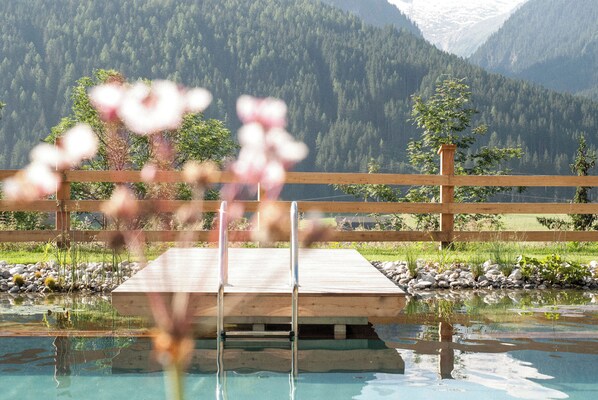 Piscina externa sazonal
