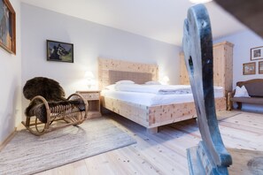 1 quarto, roupas de cama premium, frigobar, individualmente decorados