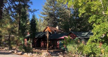 Whispering Pines - Eagle's Nest Rustic Cabin