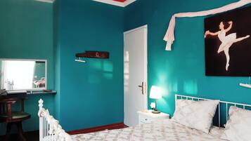 2 habitaciones, tabla de planchar con plancha y wifi