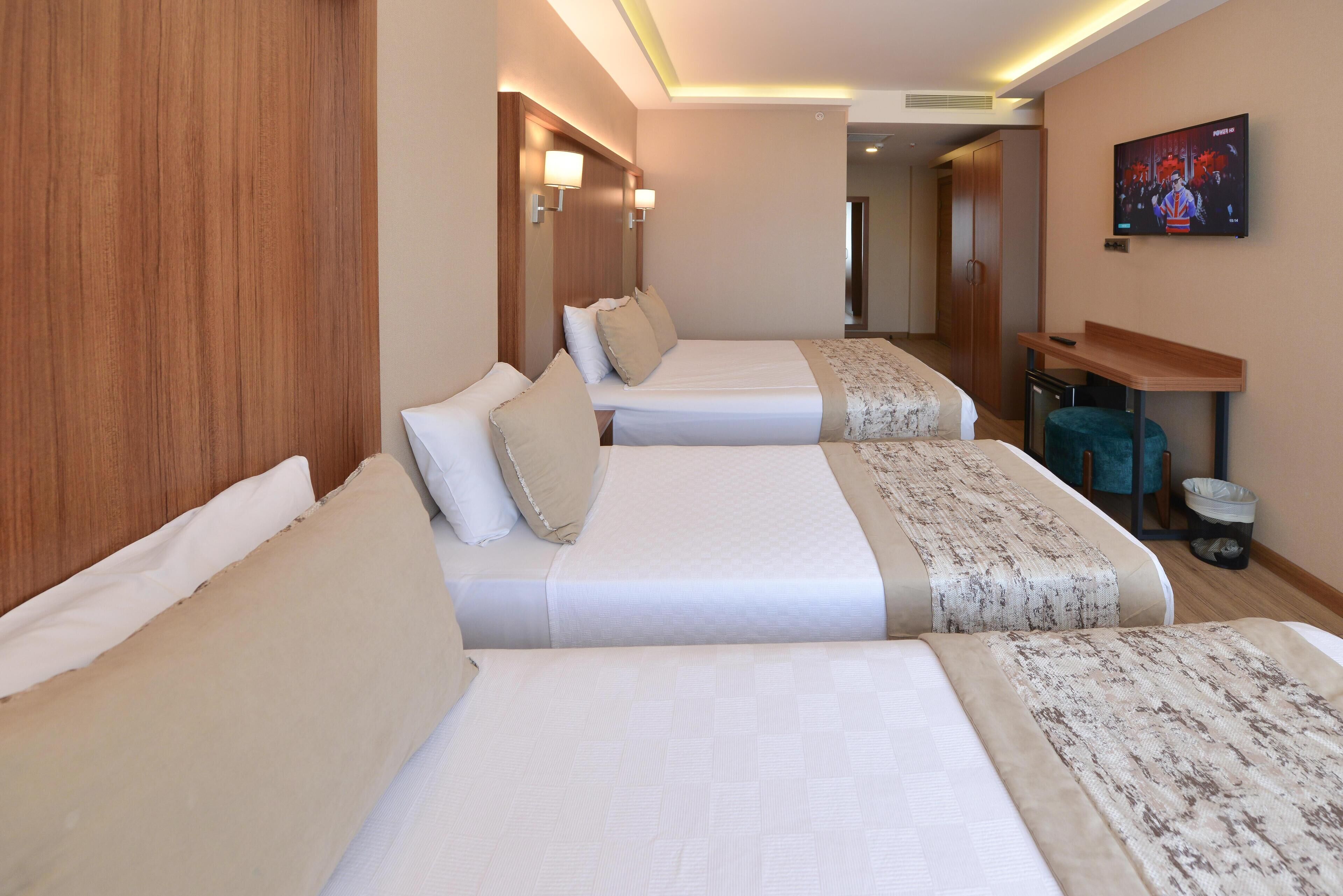 1 bedroom, premium bedding, minibar, desk