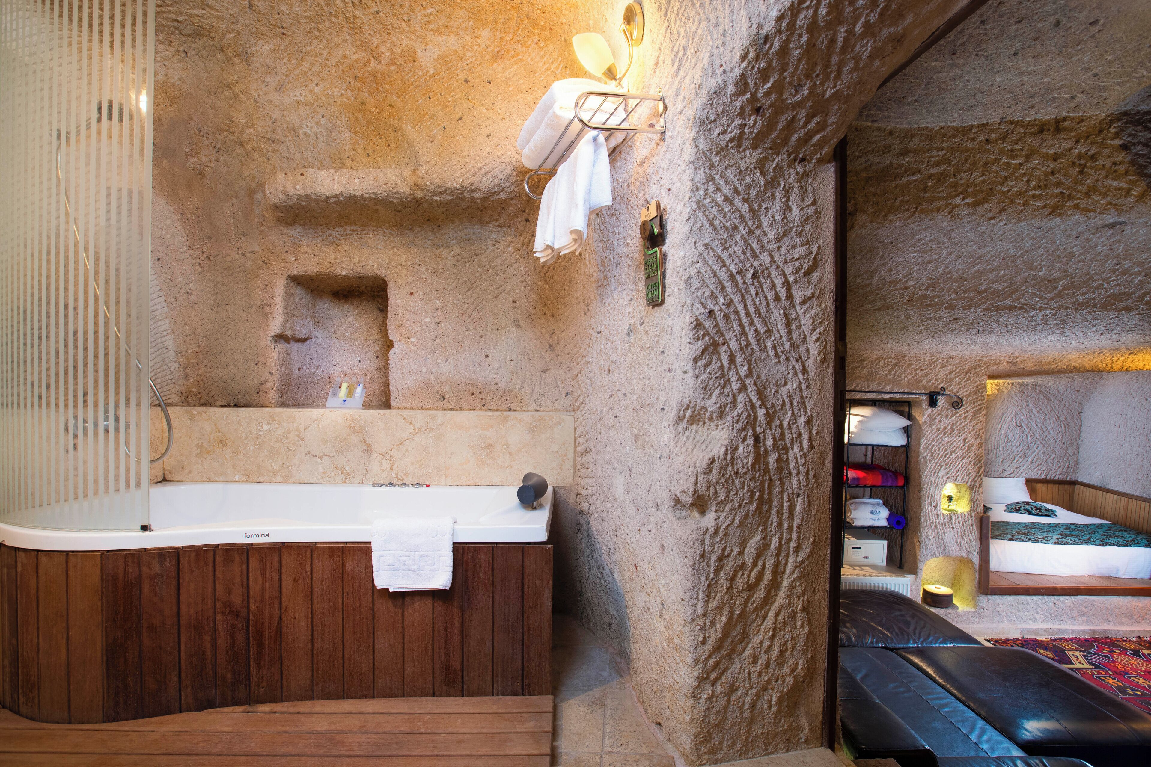 Deluxe Cave Room With Jakuzzi | Premium bedding, memory-foam beds, minibar, in-room safe