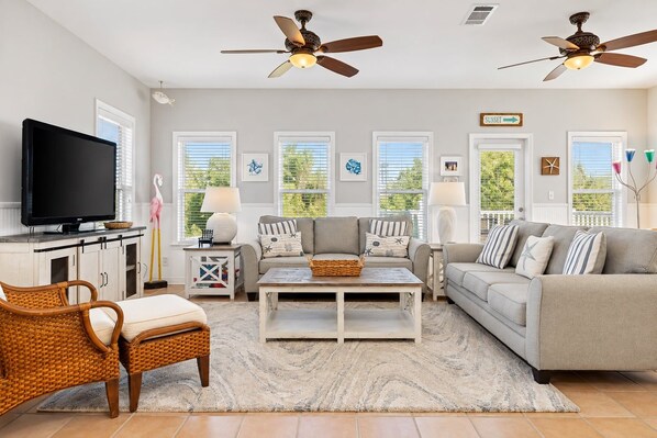 Living area - A Day in the Life - 3BR/3BA Old Florida Cottages - 2-Minute Walk to Beach - Community Pool (Santa Rosa Beach)