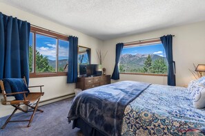 4 多间卧室、熨斗/熨衣板、WiFi、床单